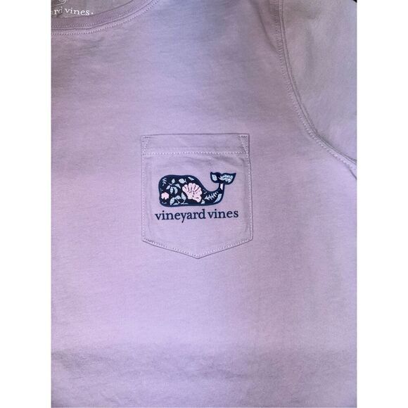 NWT Vineyard Vines Costal Floral Short Sleeve Pocket Tee in Color Iris Size Med - Picture 2 of 8